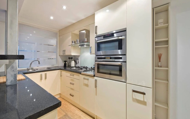 Fantastic 3 Bed Apartment In Earls Court