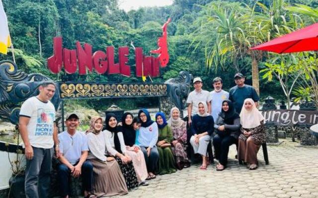 Jungle Inn