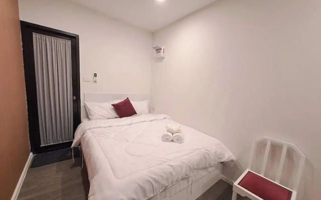 Nomads Homestay Sriracha