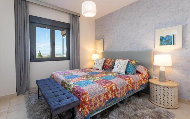 Hoyo 19 Luxury Apartment by GHR Rentals