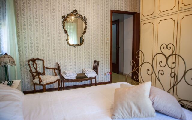 Un Tuffo Nella Baia Di Capomulini