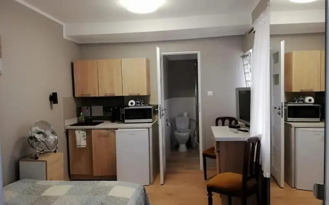 L&B House