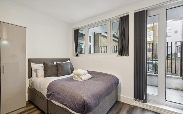 STH Sutherland Avenue Apartment