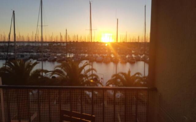 T2 sur le port avec parking