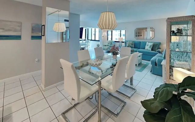 Sandarac by Distinctive Beach Rentals