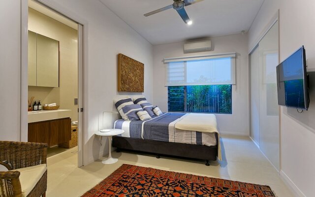 Veldree Palm Cove Rainforest Privacy