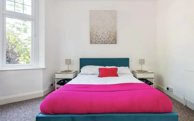 Beautiful 1-bed Apartment With Garden in London