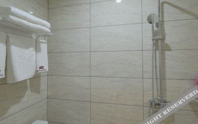 Jinfu Hot Spring Hotel (Anshun West Railway Station Vientiane Tourism City Branch) – Bathroom – Anshun