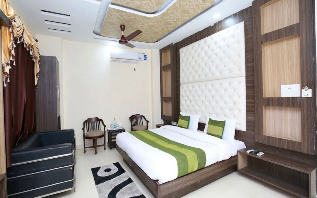 OYO 14157 RS Hotel & Restaurant