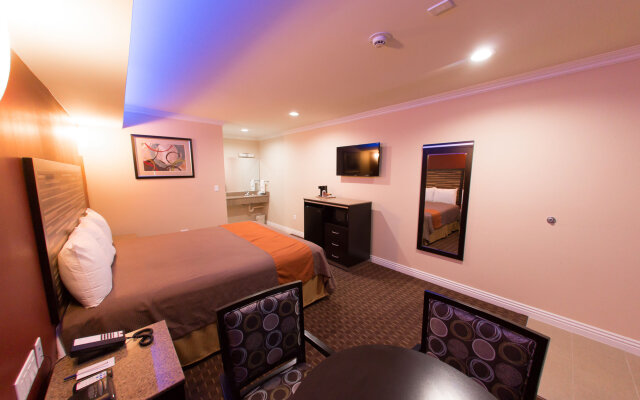 Diamond Bell Inn & Suites