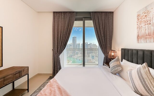 Breathtaking 3BR with Sea & Marina