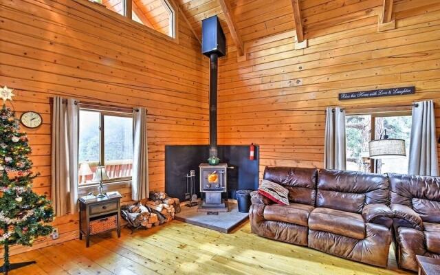 Secluded W/ Game Room & Huge Wraparound Deck 3 Bedroom Cabin