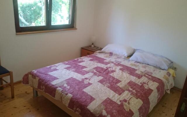 Darka - free parking - A1 Mali(2+1)