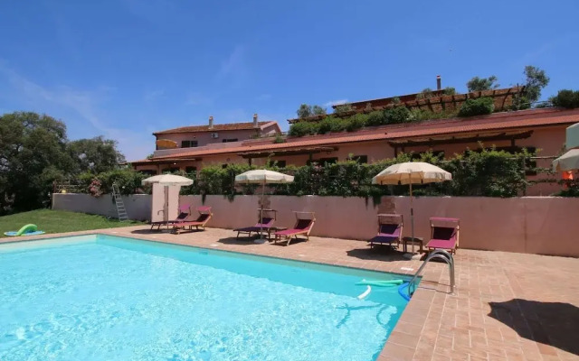 Farmhouse in Montalto Near Sandy Beach