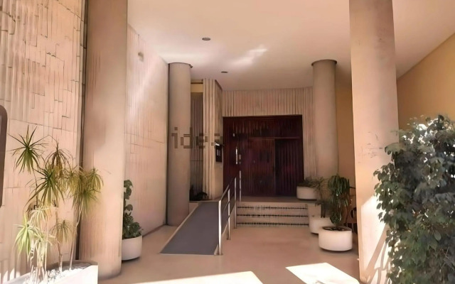 Lux City Loft in front of the Port