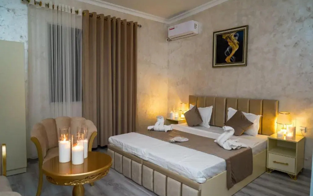 Astoria Hotel (Астория)