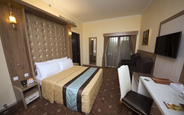 Naif Fort Hotel