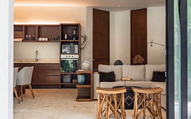 Loretta Jungle Penthouse | Beach Club | Puerta Azul