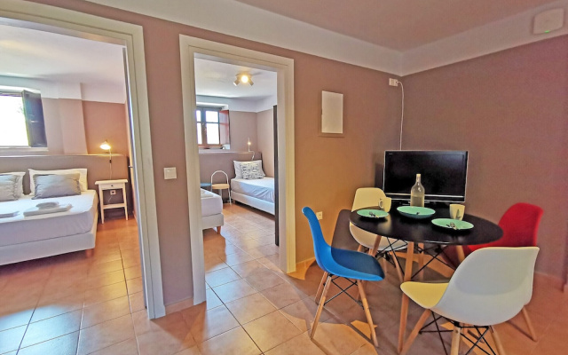 Anaroussa Diros Apartment