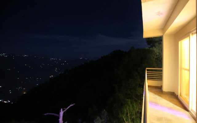 OYO 12324 Home Luxury 2BHK Kasauli