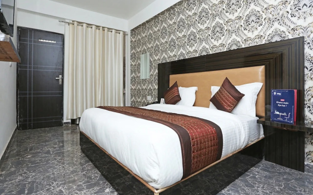 OYO 11405 Hotel Tej Palace
