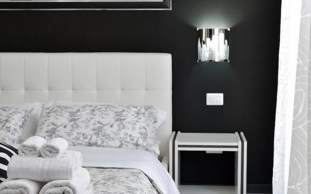 Black & White G&G