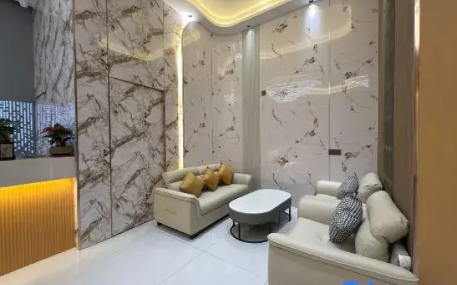 Lanqi Residence Hotel (Chaozhou Raoping Fengjiang Plaza)