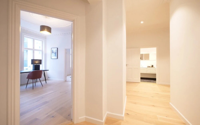 Sanders King - Smart 4-bdr Apt in City Center