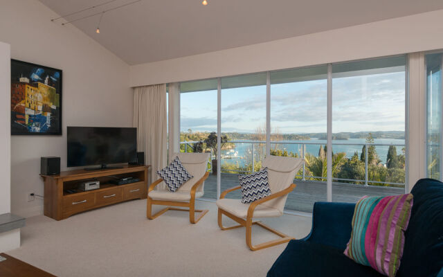 Russell View Apartments