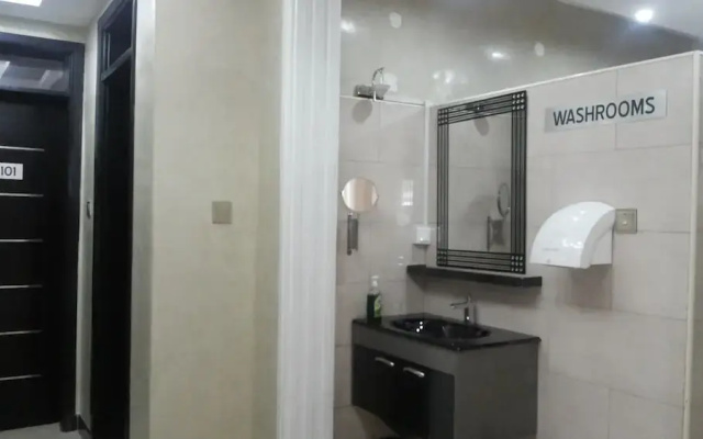 Pent House Inn Namugongo