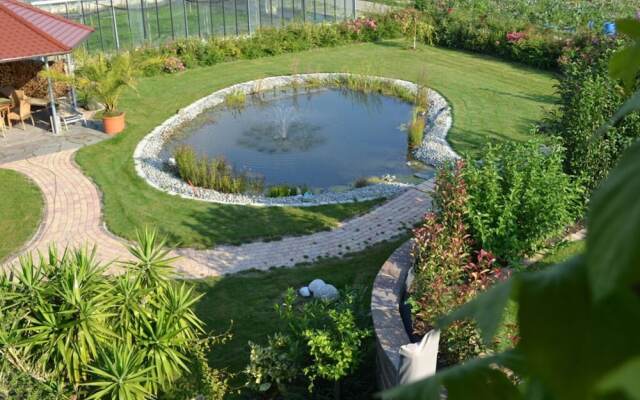 Brunnenhof Garden View