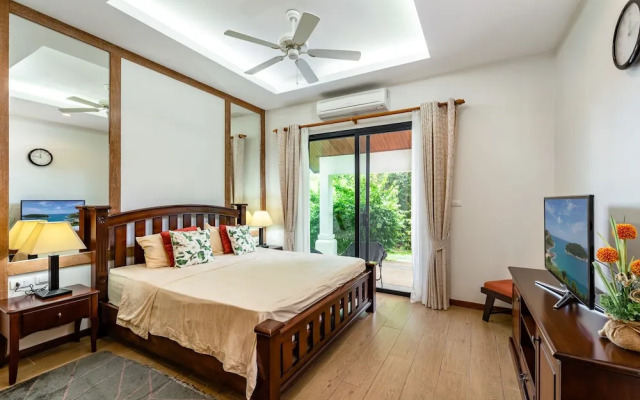 Champagne Pool Villa