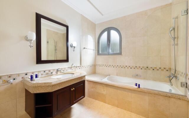 Private Pool & Beach Access Villa w/ Cinematic Vws