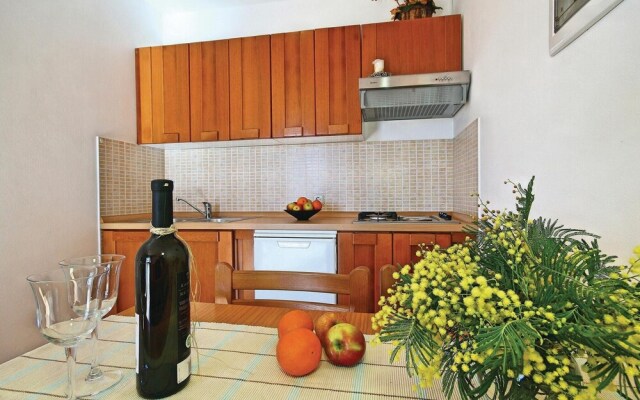 Awesome Home in Tar-vabriga With Wifi and 1 Bedrooms