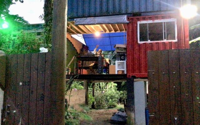 Dom Eco Hostel Containers
