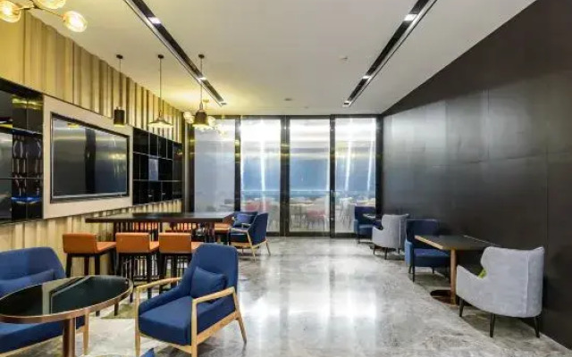 Echarm Hotel (Guigang Pingnan Central Square)