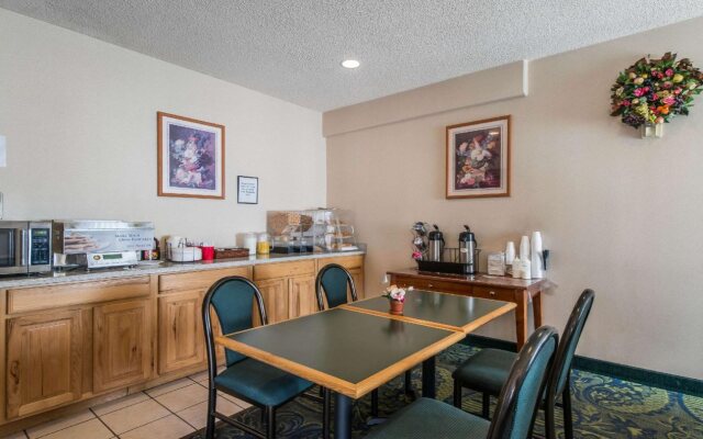 Econo Lodge Colorado Springs near Airport