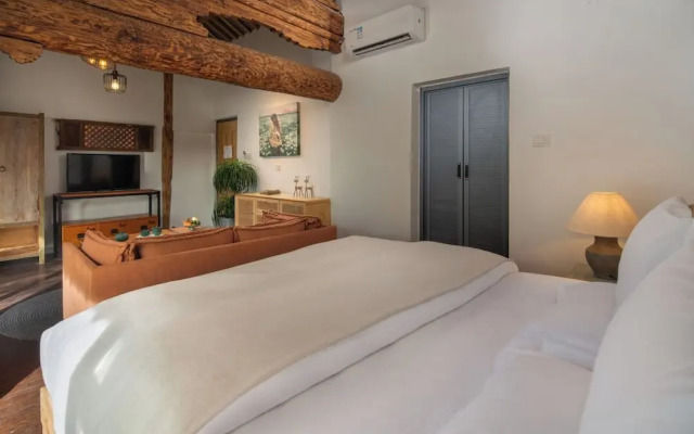 lijiangluxianbaomimihuayuankezhan