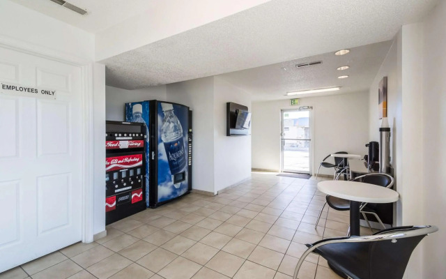 Motel 6 Indianapolis, IN – South