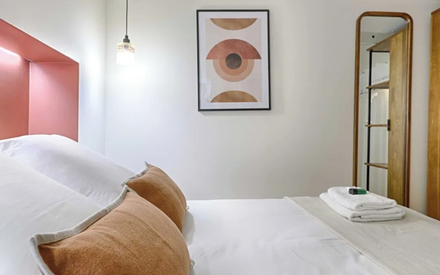 Elegant AC Duplex Bastille Le Marais