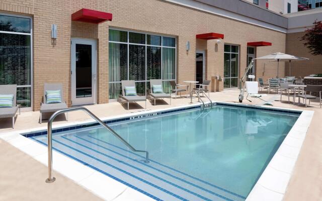 Hampton Inn & Suites Atlanta Buckhead Place