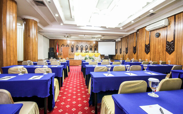 Grand Menteng Hotel