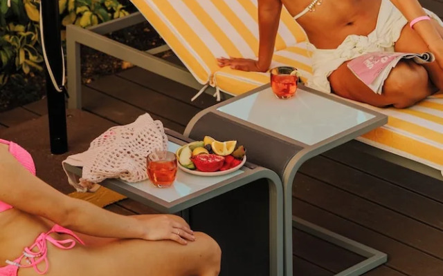 Privada Stays - Private Pools & Colorful-Chic Boutique Hotel