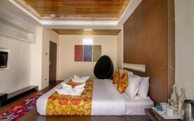 Muscatel Yavachi - 400 Mts from MG Marg