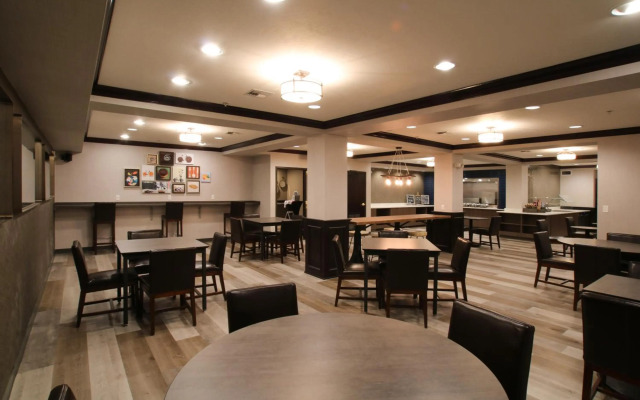 Oxford Suites Downtown Spokane