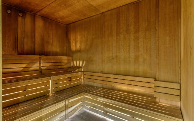 Zenitude Hotel la Valadière, an Ascend Collection Hotel