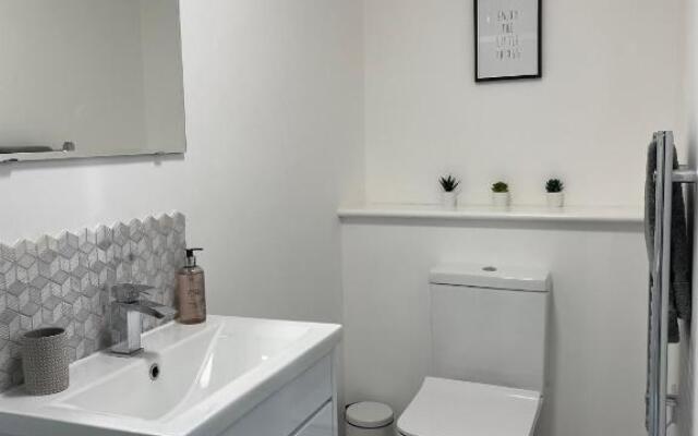 Central, Cosy & Modern Apartment