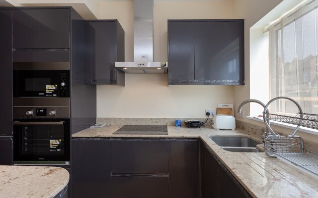 2 Bedroom House In Tooting With Garden