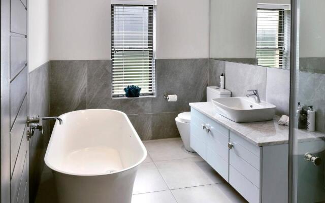Small Wonder Guest Villa With Private Pool