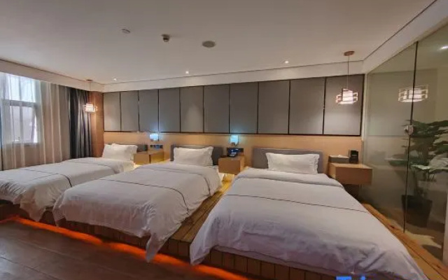 Yufuheng Business Hotel (Shenzhen Longhua Bus Station)